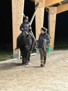 cours équitation sous la carrière de nuit